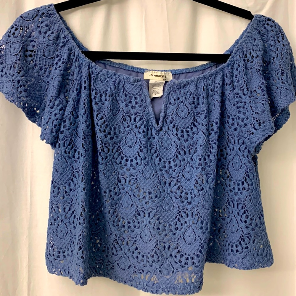 Dainty lace crop top, size medium as new condition.